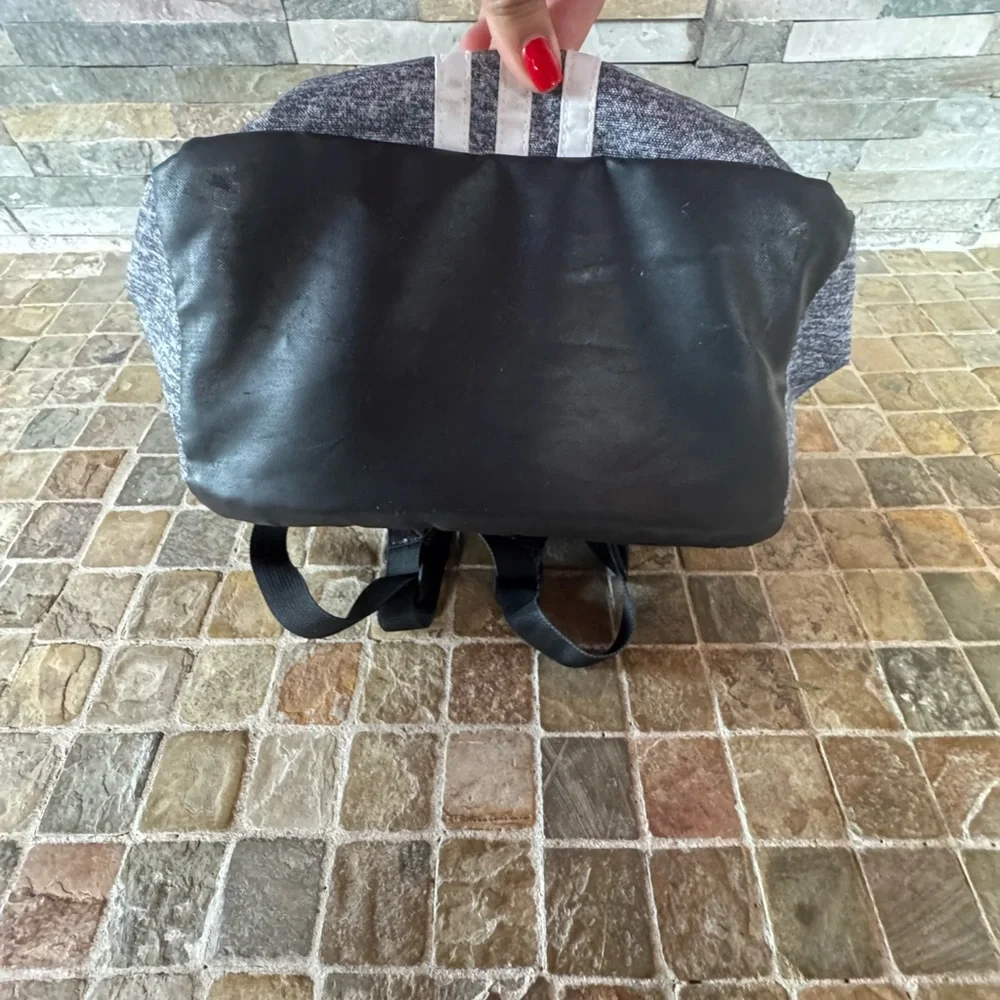 Adidas Heathered Gray Men's Backpack - Picture 2 of 10